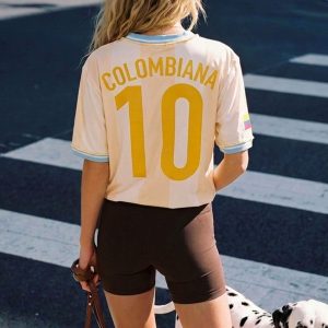 Airavata Colombiana cream oversized jersey in technical recycled fabric styled in a modern city look